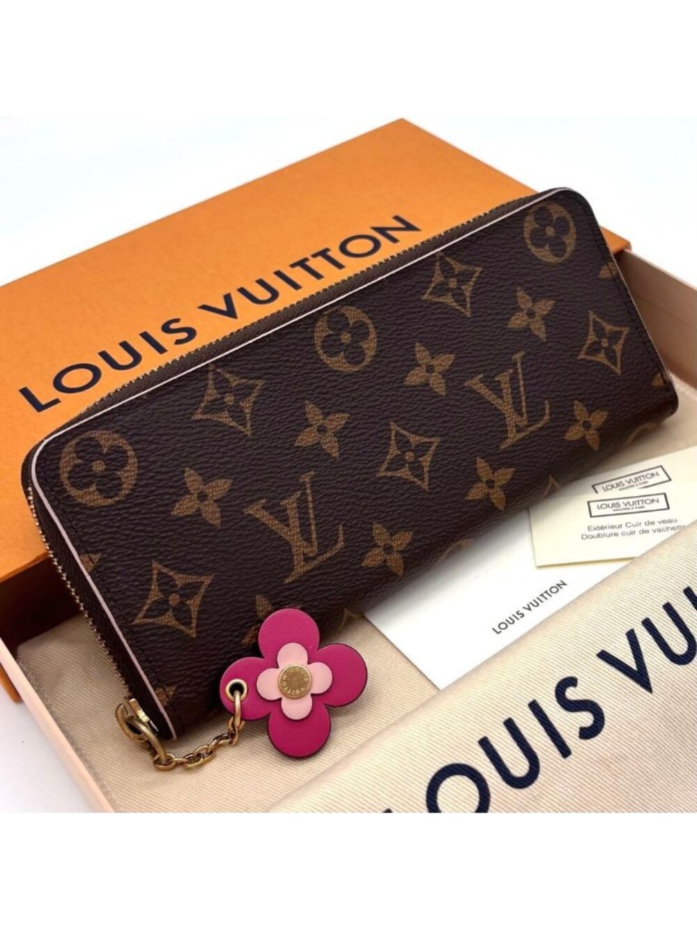 Louis Vuitton Portefeuille Clemence Flower Charm Wallet